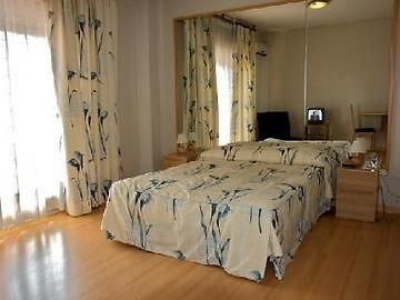 Apartments Europa Барселона Экстерьер фото