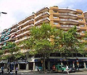 Apartments Europa Барселона Экстерьер фото